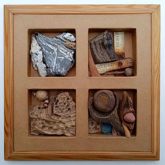 Holz, Dieter „Viergeteilt VI mit Zollstock“, Materialcollage, um 2000, 24x24 cm