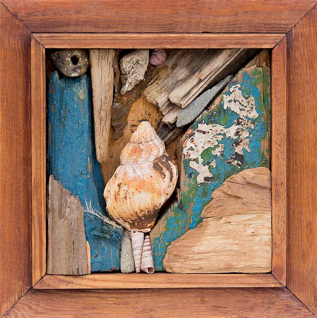 Maritimes Bild mit blauem Holz, Materialcollage, um 1990, Maße19x19 cm