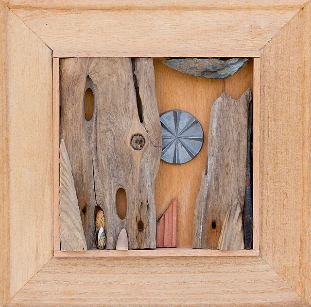 Kleine Strandlandschaft mit Bohrer, Materialcollage, um 1990, Maße25x25 cm