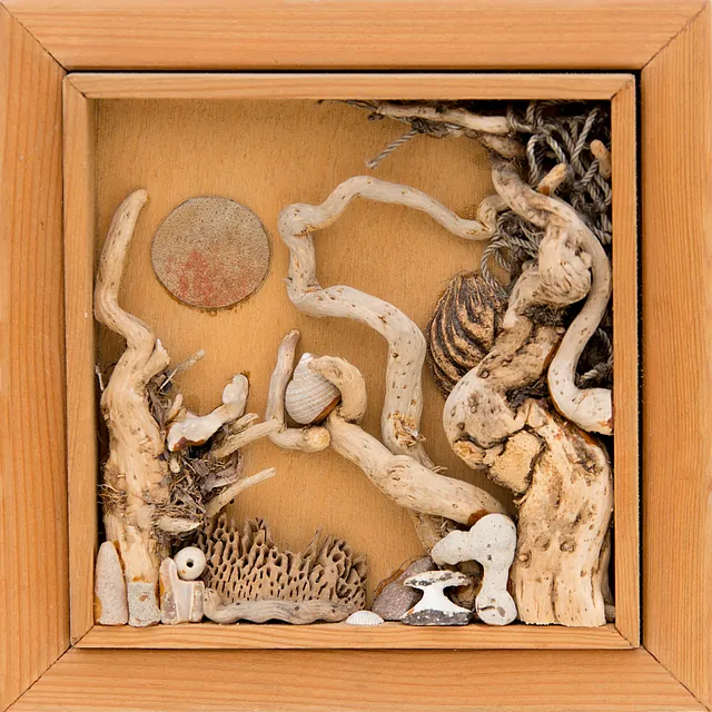 Kleine Vollmondnacht mit Baum, Materialcollage, um 1980, Maße 15,5x15,5 cm