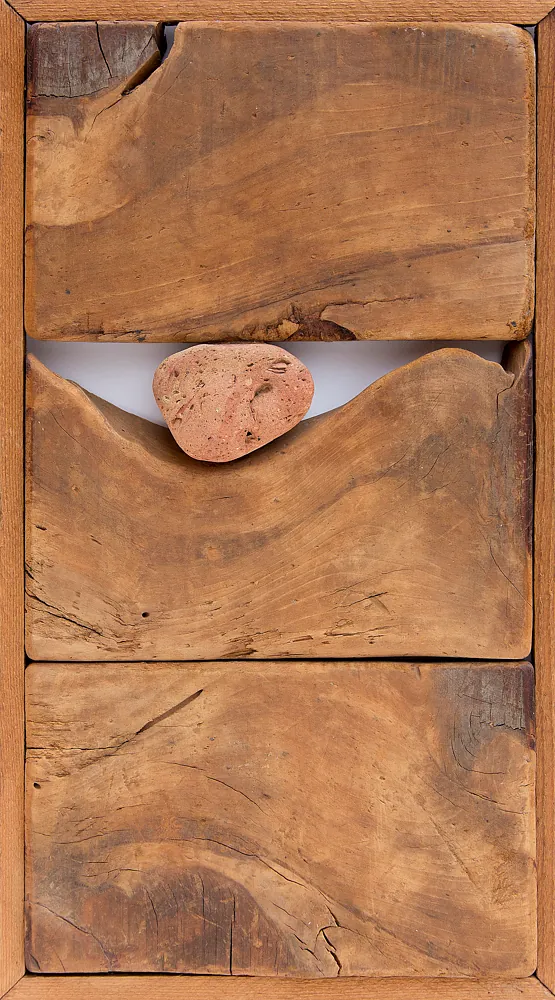 Spuren im Holz, Materialcollage, 1979, Maße46,8x26 cm