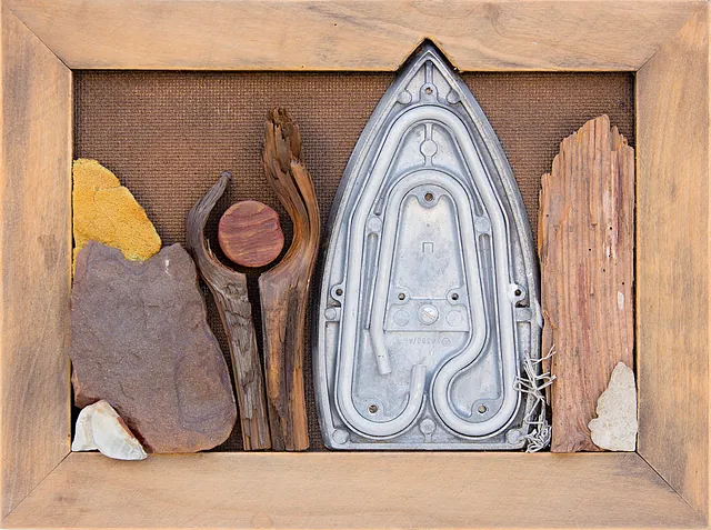 Kleine Vollmondnacht am Strand III, Materialcollage, um 1980, Maße 27x35,8 cm