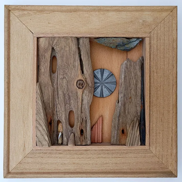 Holz, Dieter „Kleine Strandlandschaft mit Bohrer“, Materialcollage, ca. 1990, 25x25 cm